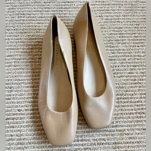 Everlane beige leather ballet flats, size 5